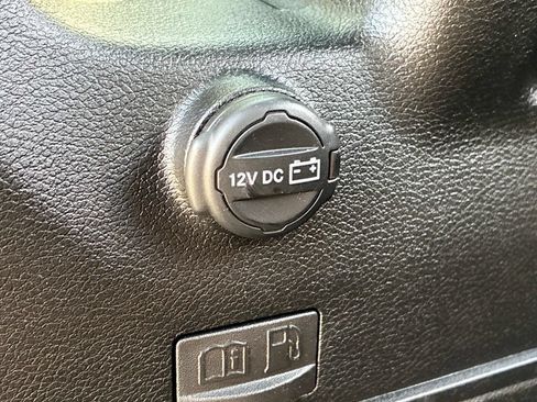 Used 2022 Jeep Wrangler Unlimited Sahara AWD/4WD image 14