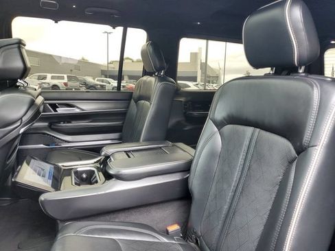 Used 2023 Jeep Grand Wagoneer Series II w/ Quick Order Packagew 28T AWD/4WD image 35