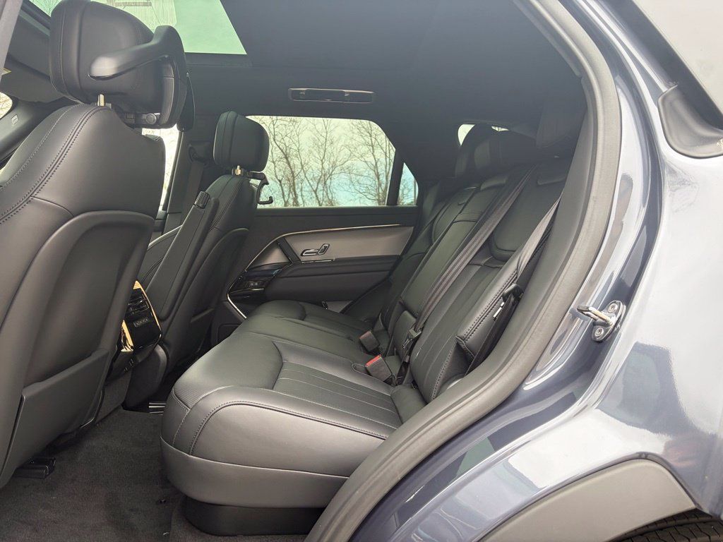 New 2026 Land Rover Range Rover Sport SE AWD/4WD image 13