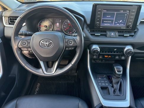 Used 2020 Toyota RAV4 XLE Premium image 24
