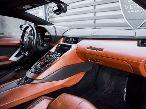 Used 2018 Lamborghini Aventador S AWD/4WD image 48