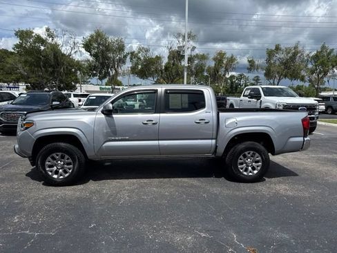 Used 2018 Toyota Tacoma SR5 RWD image 13