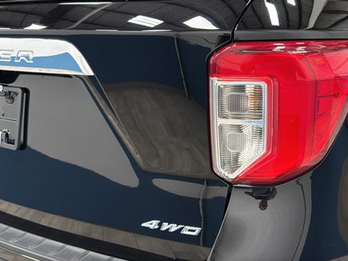 Used 2023 Ford Explorer XLT w/ Equipment Group 202A AWD/4WD image 37