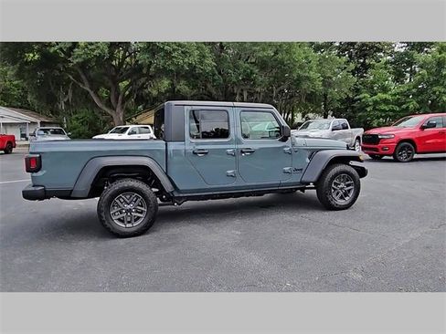 New 2025 Jeep Gladiator Sport image 35