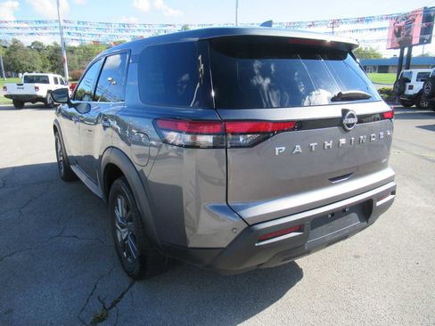 Used 2022 Nissan Pathfinder S w/ Cargo Package image 3