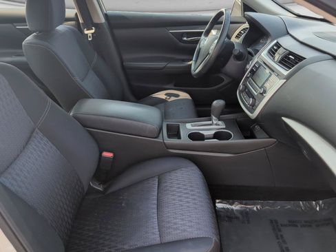 Used 2016 Nissan Altima 2.5 SV FWD image 16
