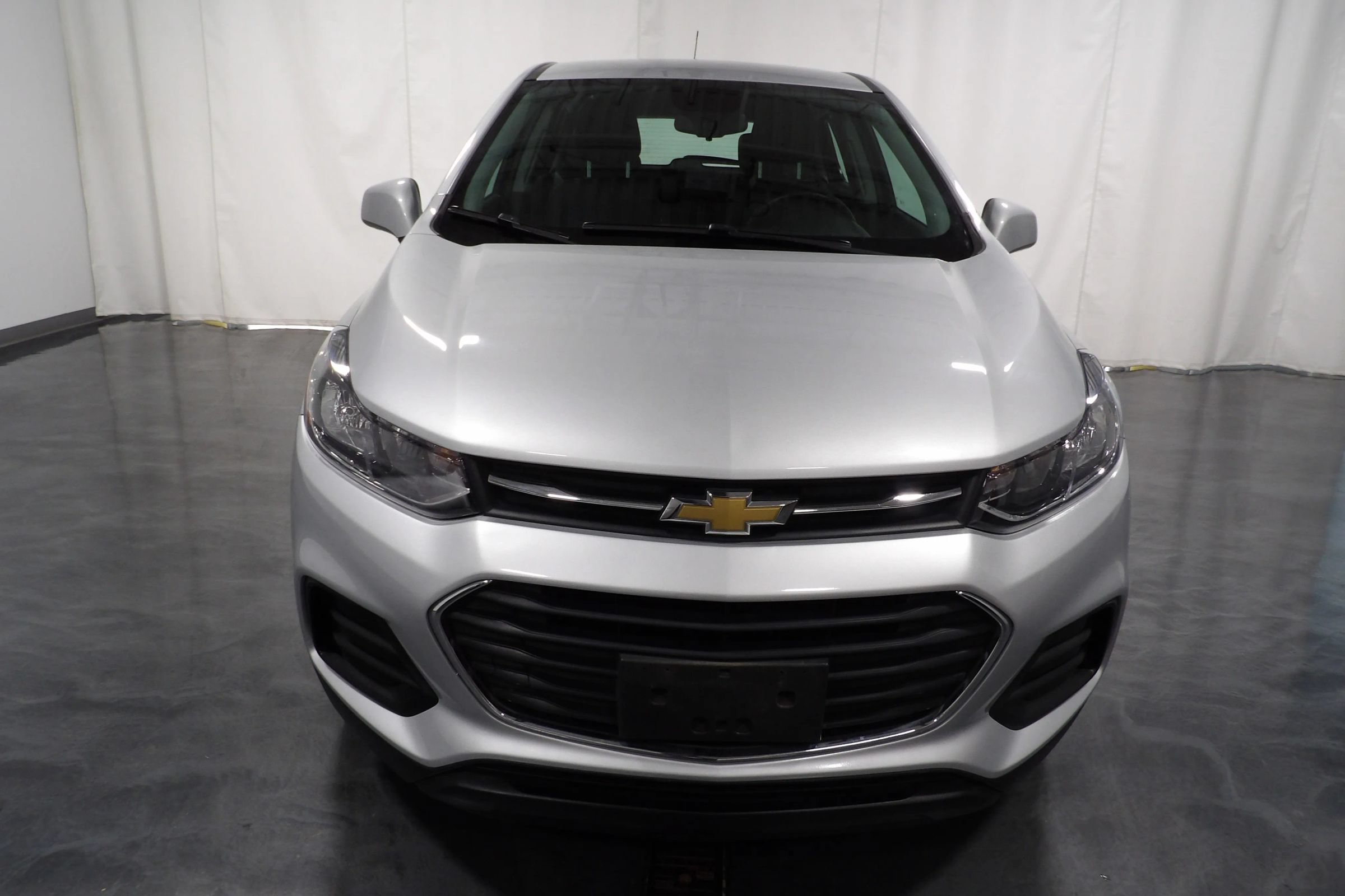 Used 2021 Chevrolet Trax LS FWD image 2