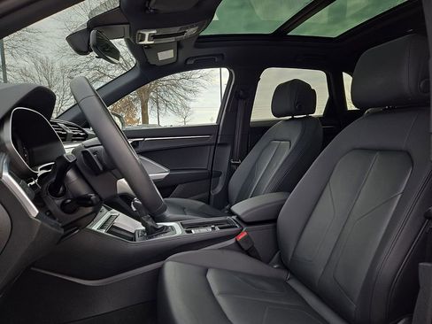 Used 2025 Audi Q3 2.0T Premium image 13