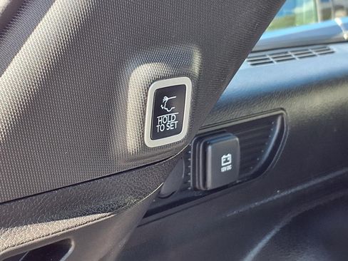 Certified 2025 Jeep Grand Cherokee Limited AWD/4WD image 22