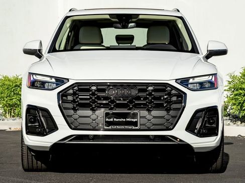 Used 2023 Audi Q5 2.0T Premium Plus w/ Premium Plus Package AWD/4WD image 3