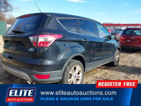 Used 2017 Ford Escape SE image 7