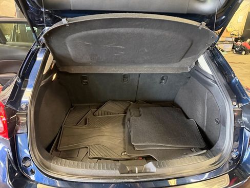 Used 2018 MAZDA MAZDA3 Grand Touring w/ Premium Equipment Package FWD image 19
