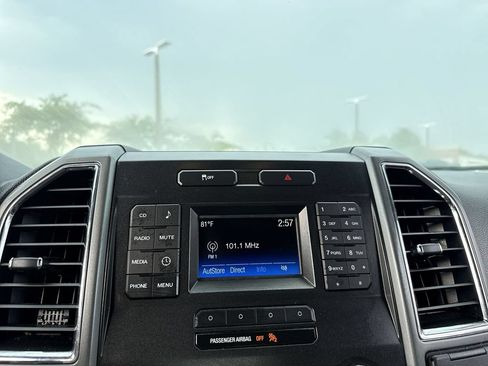 Used 2015 Ford F150 XLT RWD image 17