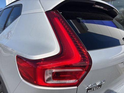 Used 2025 Volvo XC40 B5 Plus AWD/4WD image 11
