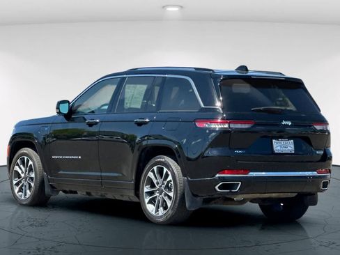 Certified 2022 Jeep Grand Cherokee Overland w/ MOPAR Finishing Package AWD/4WD image 8