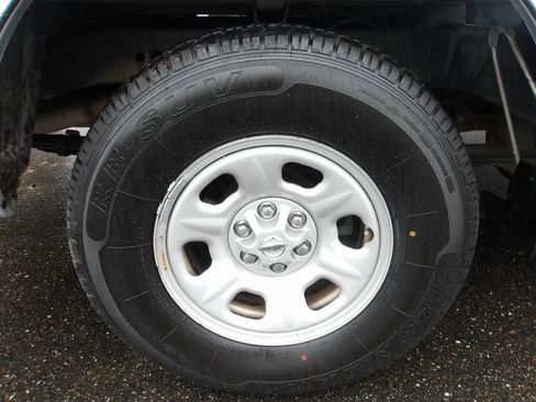 Used 2015 Nissan Frontier S w/ S Preferred Package image 9