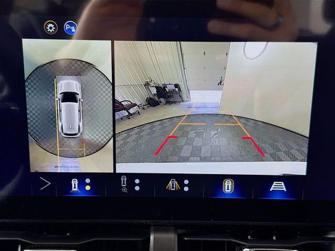 New 2026 Chevrolet Equinox LT w/ Safety and Technology Package FWD image 14