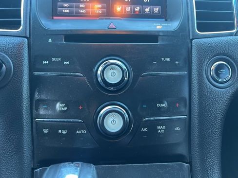 Used 2013 Ford Taurus Limited image 27
