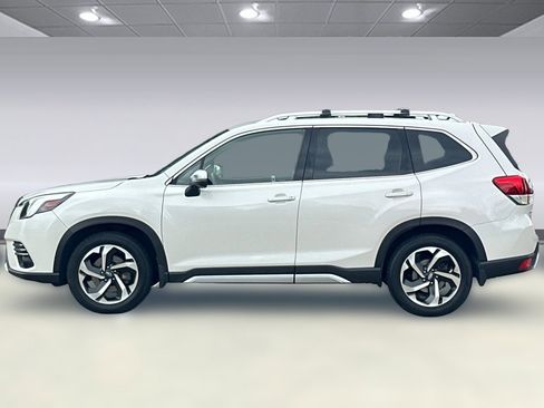 Used 2022 Subaru Forester Touring AWD/4WD image 2