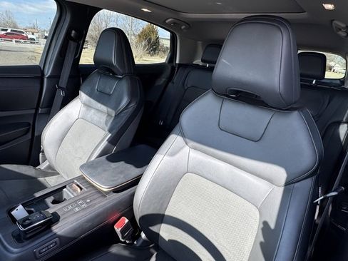 Used 2023 Nissan Ariya FWD image 12