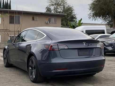 Used 2019 Tesla Model 3 Standard Range Plus image 2
