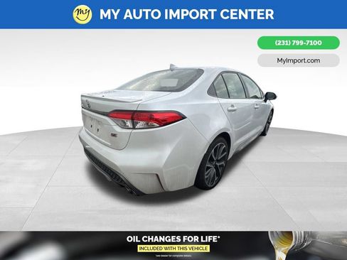 Used 2022 Toyota Corolla SE w/ SE Premium Package FWD image 5