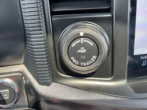 Used 2024 Ford F150 Lariat w/ Equipment Group 502A High AWD/4WD image 32