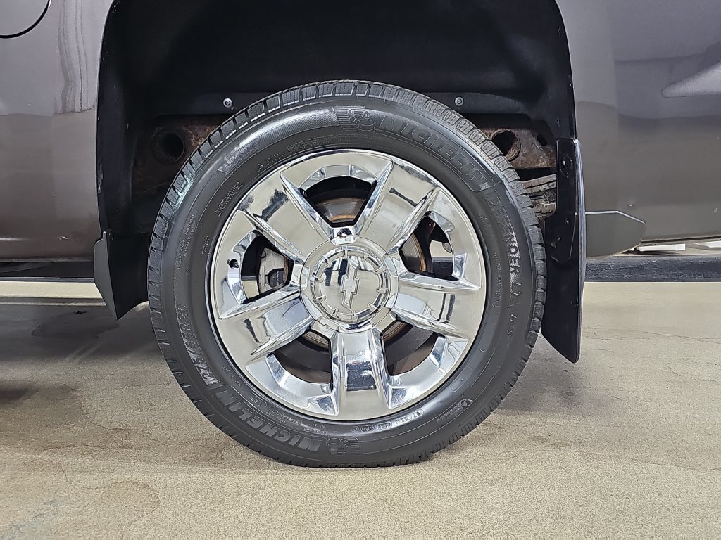 Used 2014 Chevrolet Silverado 1500 LTZ Z71 w/ LTZ Plus Package AWD/4WD image 38
