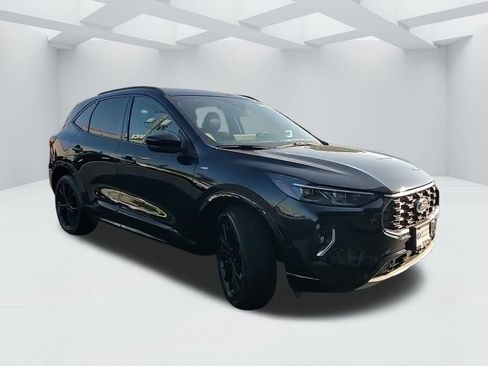 Used 2023 Ford Escape ST-Line Elite w/ Premium Technology Package image 3