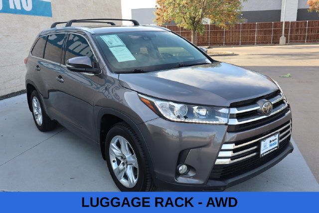 Used 2017 Toyota Highlander Limited AWD/4WD image 3