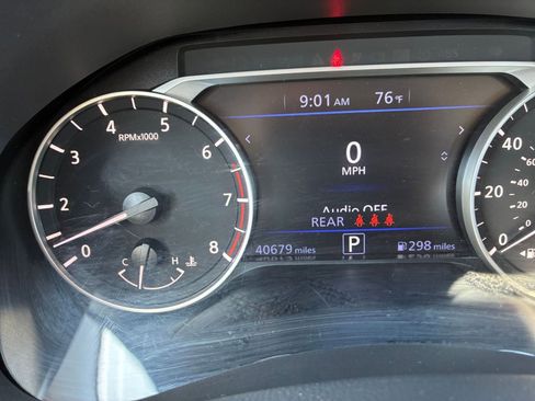 Used 2025 Nissan Altima 2.5 SV FWD image 34