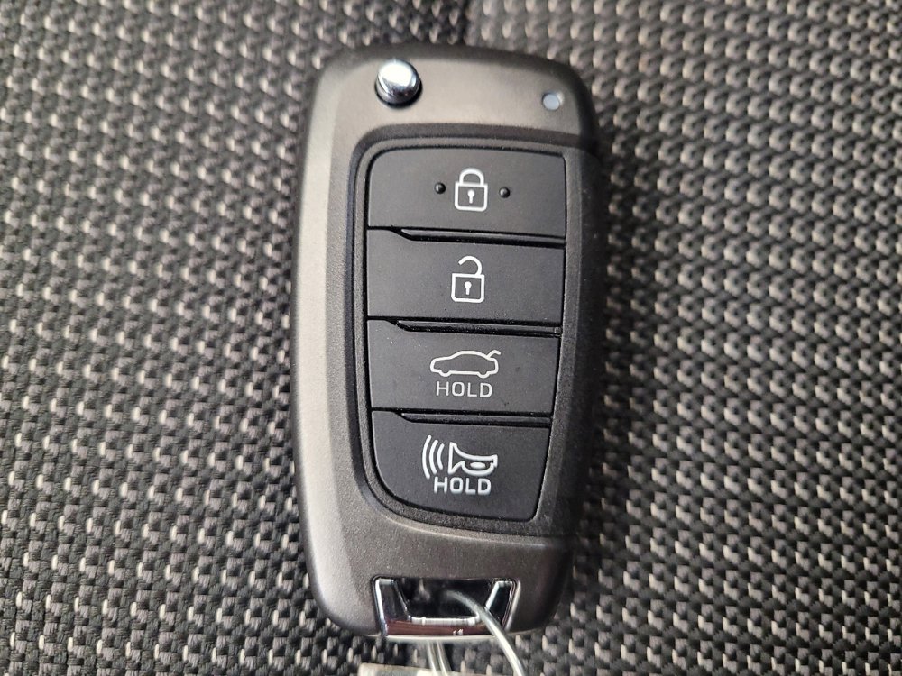 Used 2020 Hyundai Accent SE FWD image 32