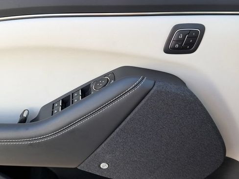 Used 2026 Ford Mustang Mach-E Premium RWD image 24