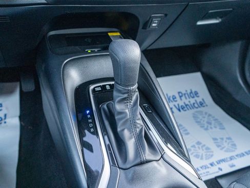 Used 2025 Toyota Corolla LE w/ LE Premium Package image 29