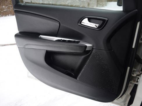 Used 2017 Dodge Journey SE w/ Safe & Sound Group image 19