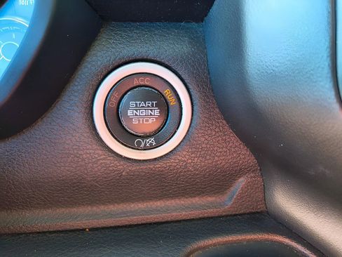 Used 2019 RAM 2500 Big Horn image 22