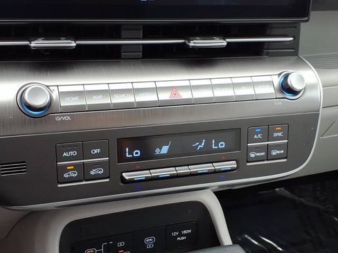 Used 2025 Hyundai Kona SEL FWD image 19