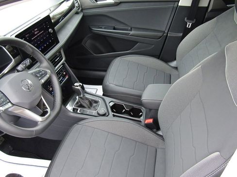 New 2026 Volkswagen Taos SE AWD/4WD image 16