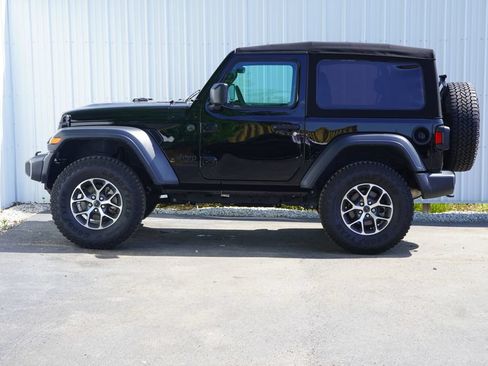 Used 2024 Jeep Wrangler Sport AWD/4WD image 3