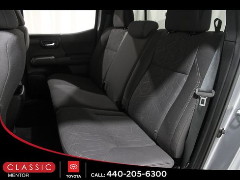 Used 2016 Toyota Tacoma TRD Sport w/ Towing Package AWD/4WD image 18
