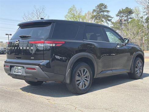 Used 2024 Nissan Pathfinder S AWD/4WD image 26