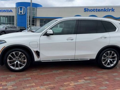 Used 2025 BMW X5 xDrive50e image 7