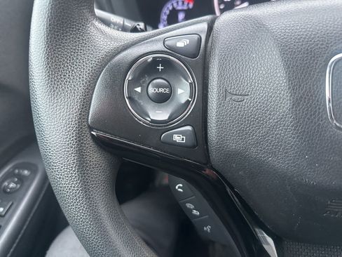 Used 2019 Honda HR-V EX image 16