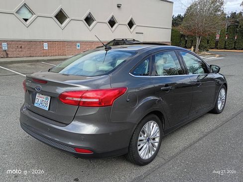 Used 2018 Ford Focus Titanium FWD image 3