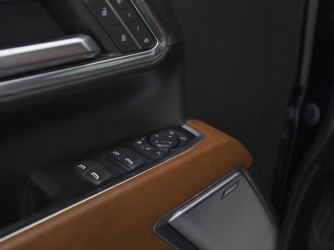 Used 2024 GMC Sierra 3500 Denali Ultimate image 16