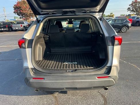 Used 2022 Toyota RAV4 LE AWD/4WD image 29