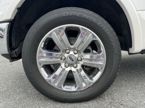 Used 2019 Ford F150 Lariat w/ Equipment Group 502A Luxury AWD/4WD image 12