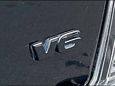 Used 2022 Toyota Tacoma Limited image 25