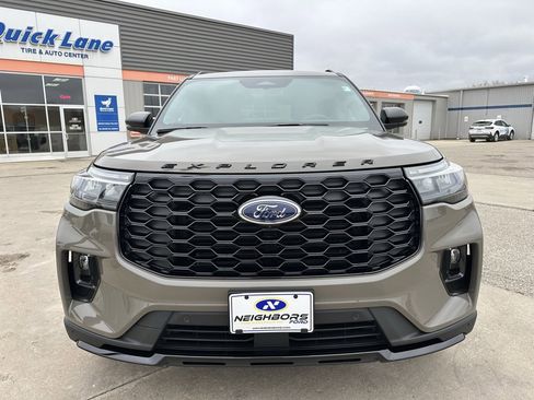 New 2026 Ford Explorer ST-Line w/ ST-Line Street Pack image 2