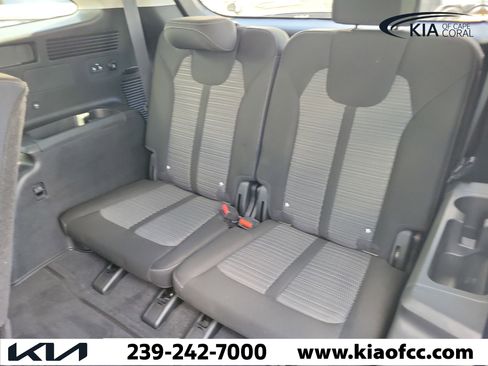 Certified 2025 Kia Sorento LX FWD image 14